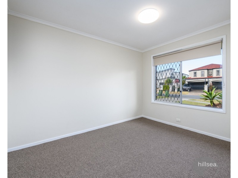 27 Vaggelas Crescent, Biggera Waters QLD 4216