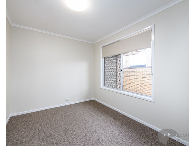 27 Vaggelas Crescent, Biggera Waters QLD 4216