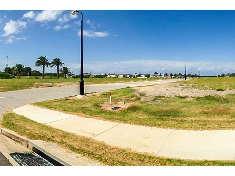 11 Catana Crescent, Hope Island QLD 4212