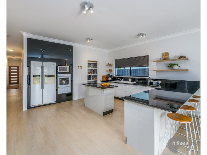 19 Perry Place, Biggera Waters QLD 4216