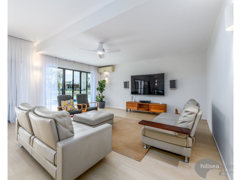 19 Perry Place, Biggera Waters QLD 4216