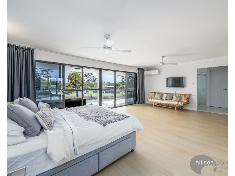 19 Perry Place, Biggera Waters QLD 4216