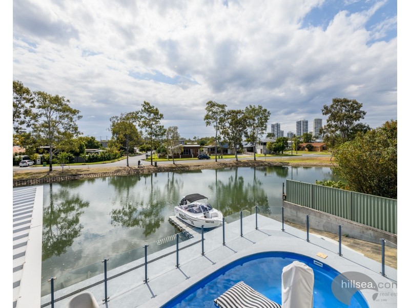 19 Perry Place, Biggera Waters QLD 4216