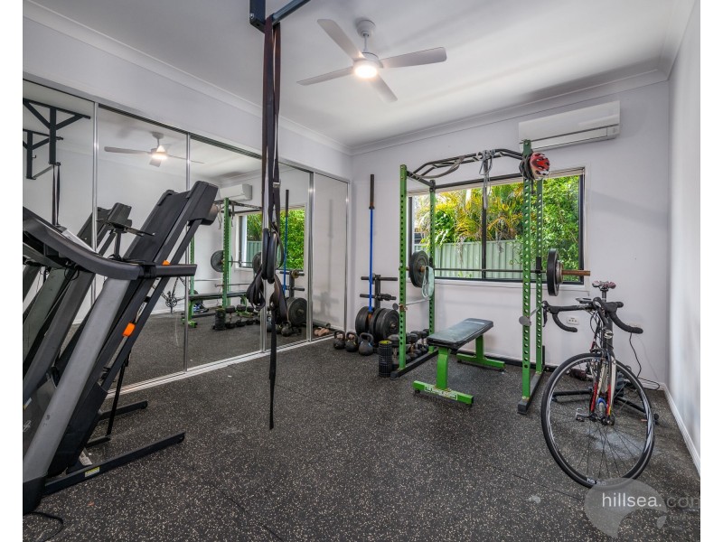19 Perry Place, Biggera Waters QLD 4216