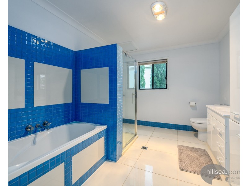 19 Perry Place, Biggera Waters QLD 4216