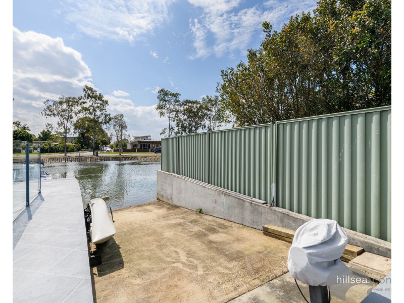 19 Perry Place, Biggera Waters QLD 4216