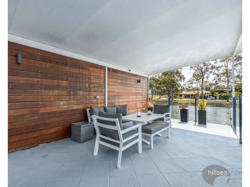 19 Perry Place, Biggera Waters QLD 4216