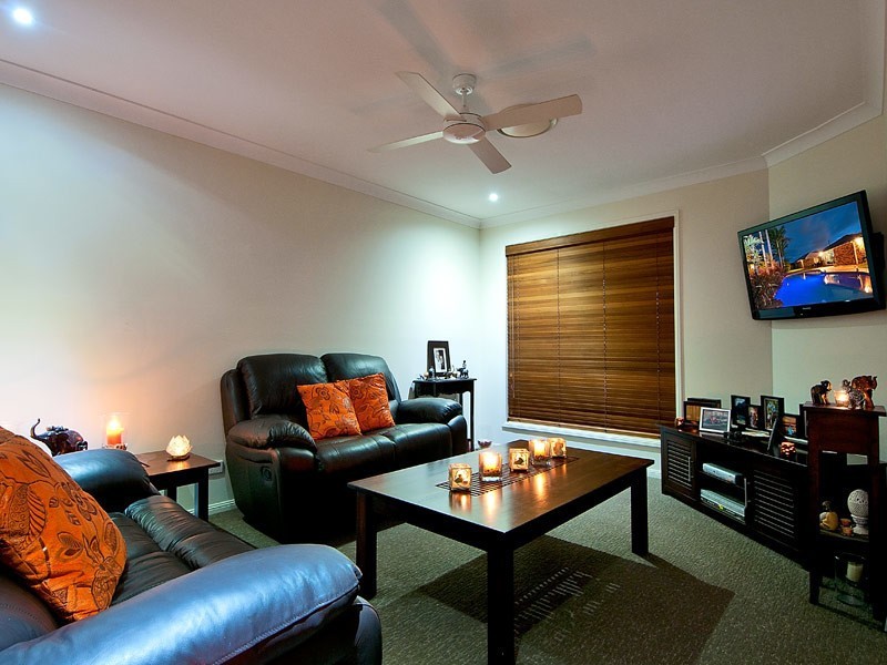 17 Maidstone Place, Parkwood QLD 4214