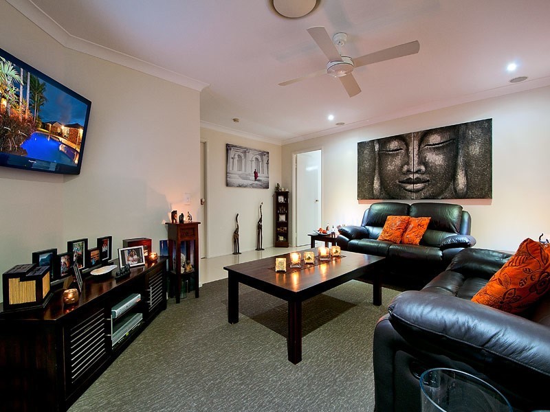 17 Maidstone Place, Parkwood QLD 4214