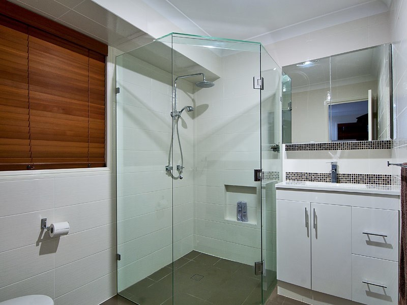 17 Maidstone Place, Parkwood QLD 4214