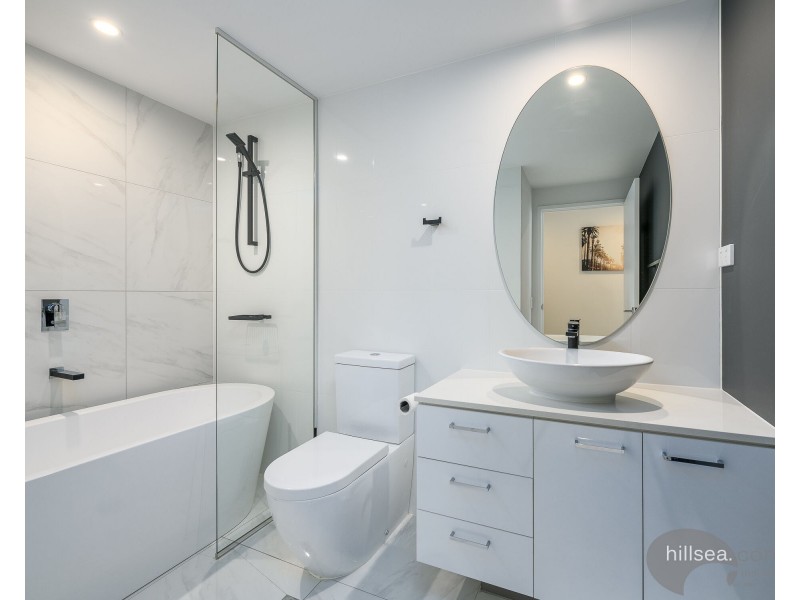 3803/5 Harbour Side Court, Biggera Waters QLD 4216