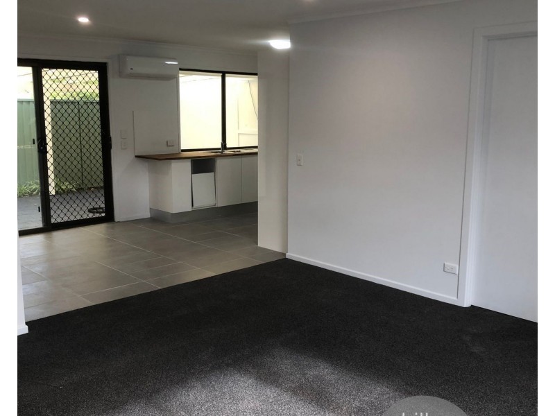 2/12 Telopea Street, Labrador QLD 4215