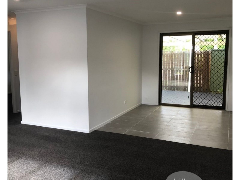 2/12 Telopea Street, Labrador QLD 4215