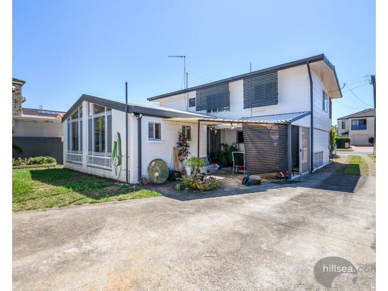 30 Victor Avenue, Paradise Point QLD 4216