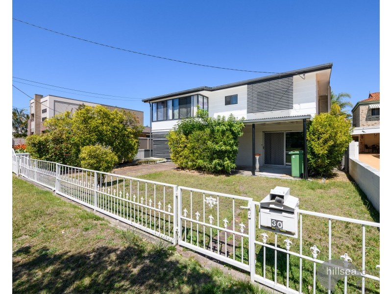 30 Victor Avenue, Paradise Point QLD 4216
