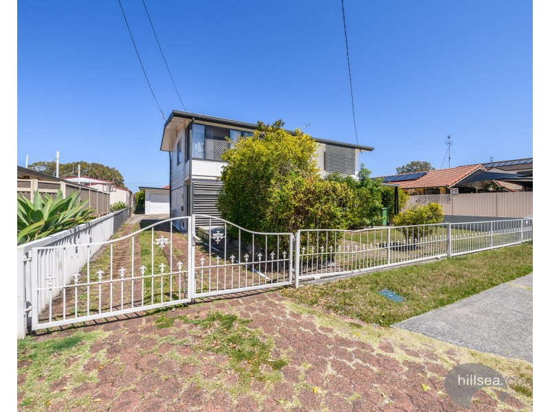 30 Victor Avenue, Paradise Point QLD 4216
