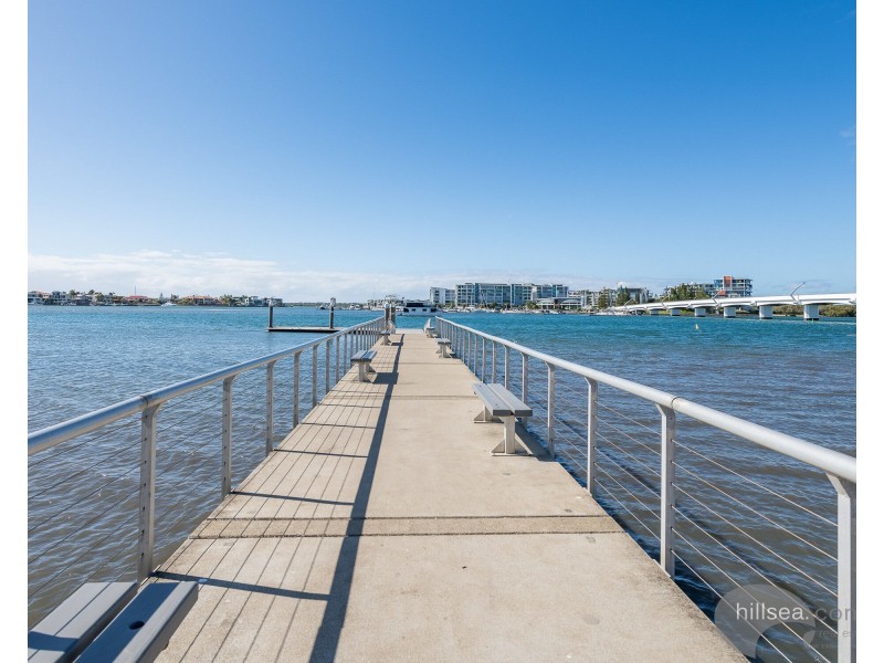 30 Victor Avenue, Paradise Point QLD 4216