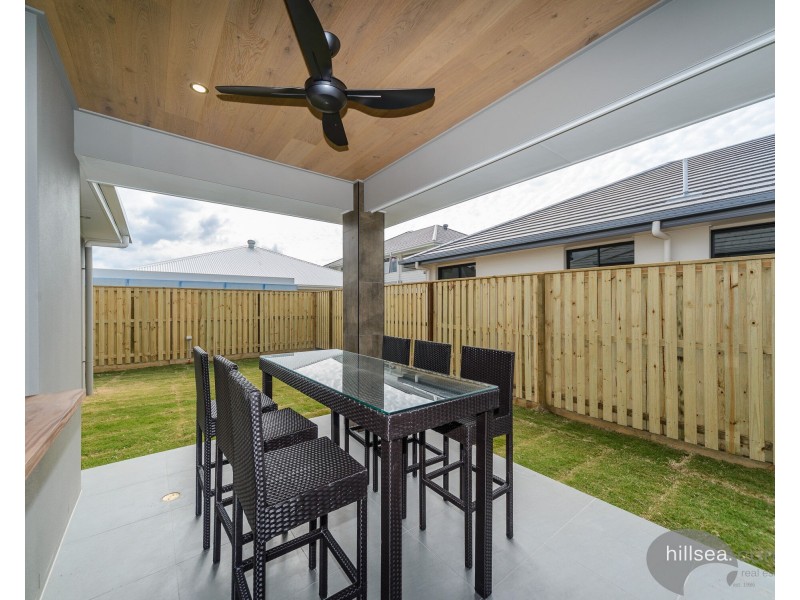 4 Laurel Drive, Helensvale QLD 4212