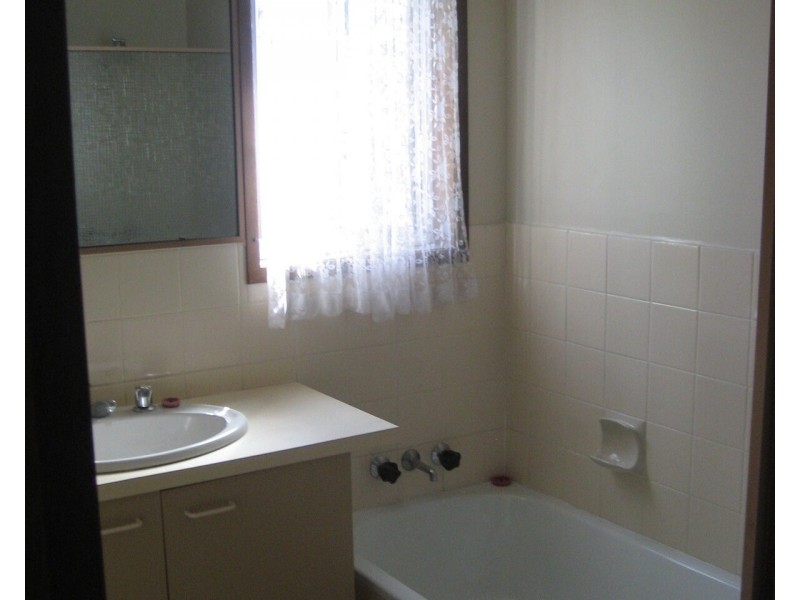 2/1 Jean Street, Labrador QLD 4215