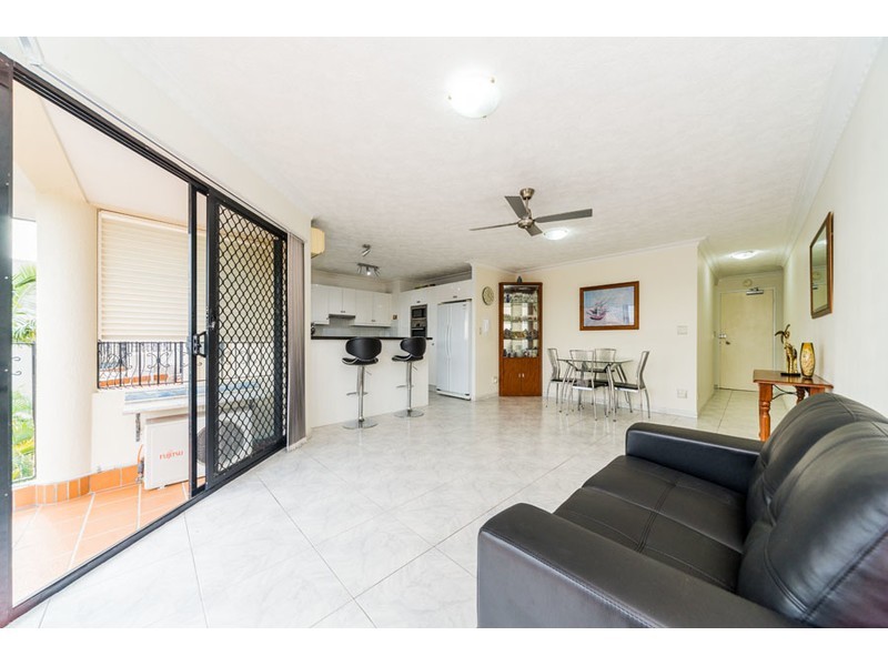 12/12 Canal Avenue, Runaway Bay QLD 4216
