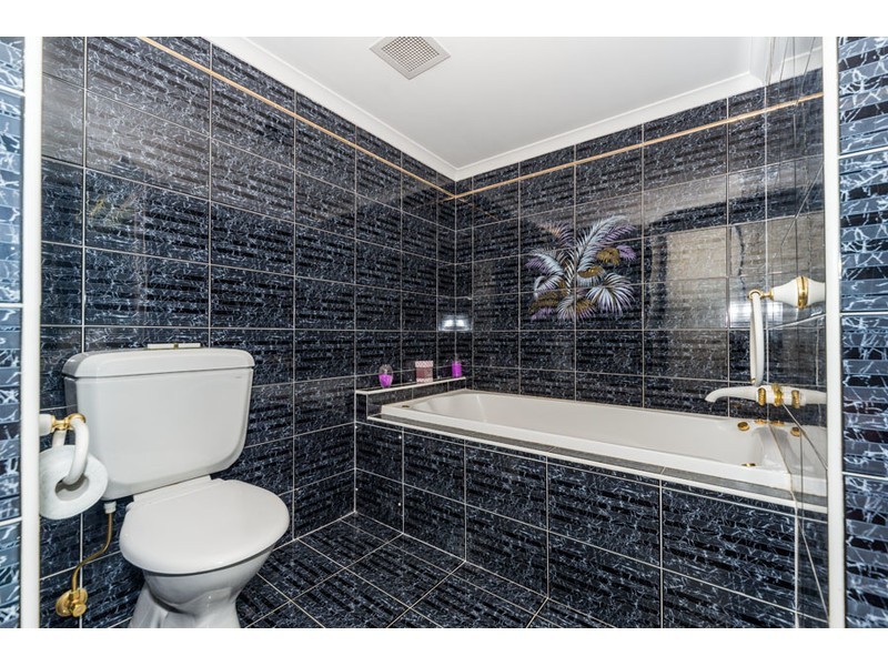 12/12 Canal Avenue, Runaway Bay QLD 4216