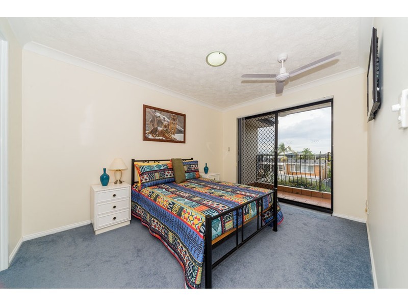 12/12 Canal Avenue, Runaway Bay QLD 4216