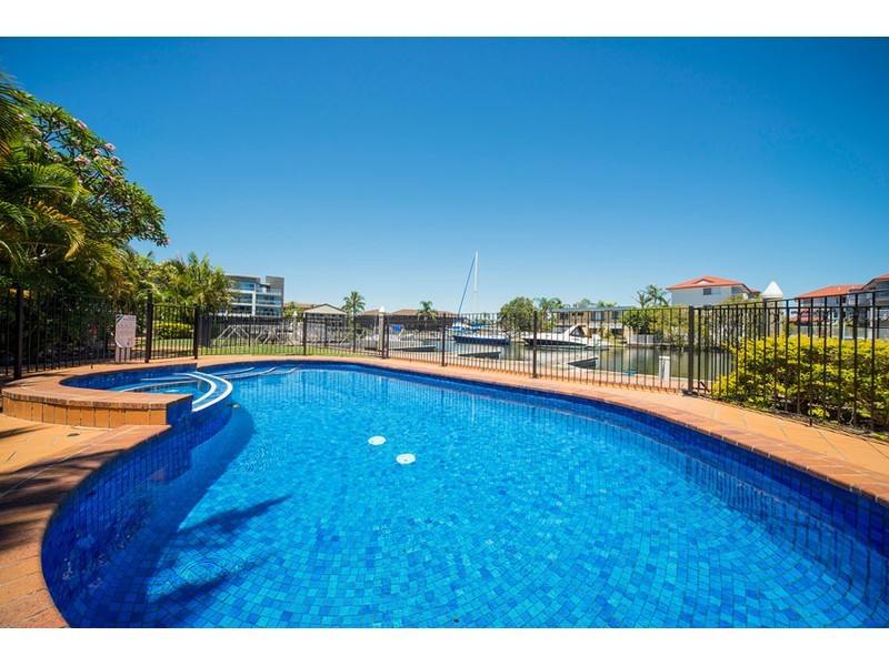 12/12 Canal Avenue, Runaway Bay QLD 4216
