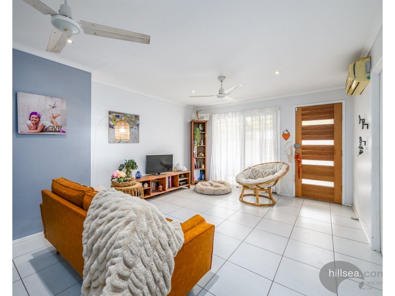 2/293 Government Road, Labrador QLD 4215