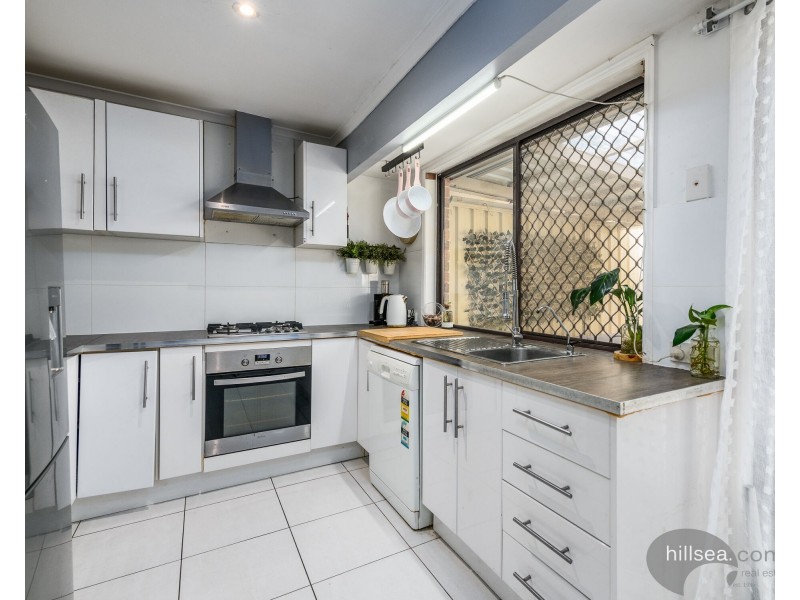 2/293 Government Road, Labrador QLD 4215