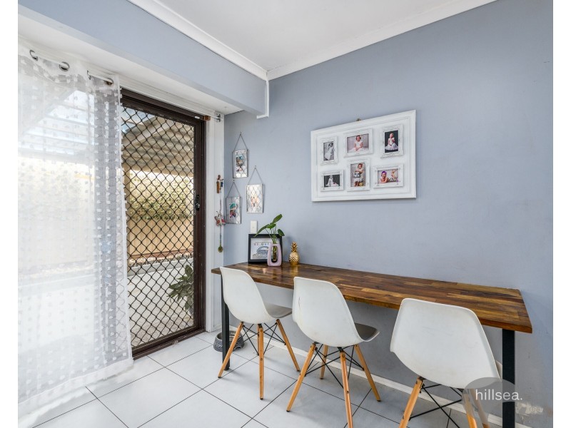 2/293 Government Road, Labrador QLD 4215