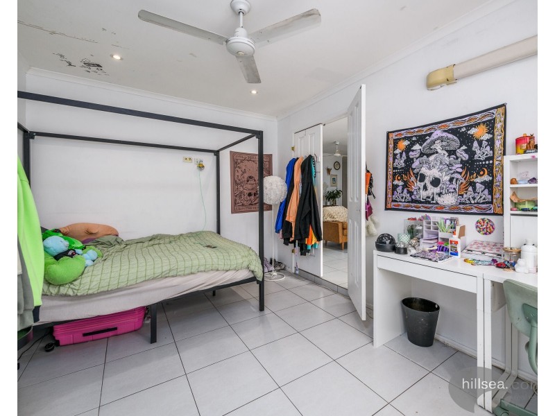 2/293 Government Road, Labrador QLD 4215