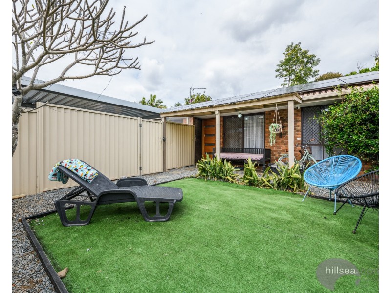 2/293 Government Road, Labrador QLD 4215