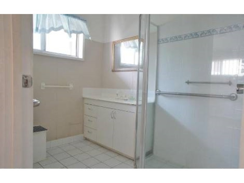 50 Markham Avenue, Runaway Bay QLD 4216