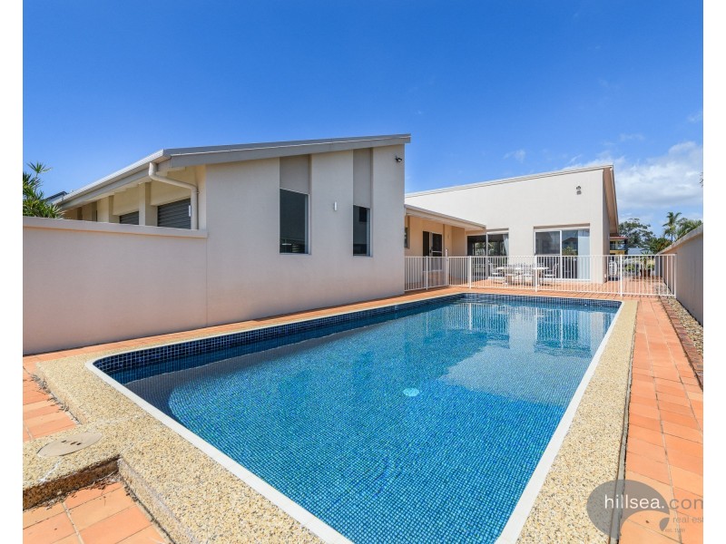 28 Daru Avenue, Runaway Bay QLD 4216