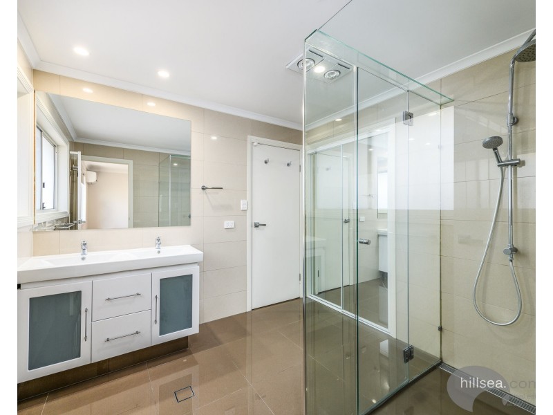 28 Daru Avenue, Runaway Bay QLD 4216