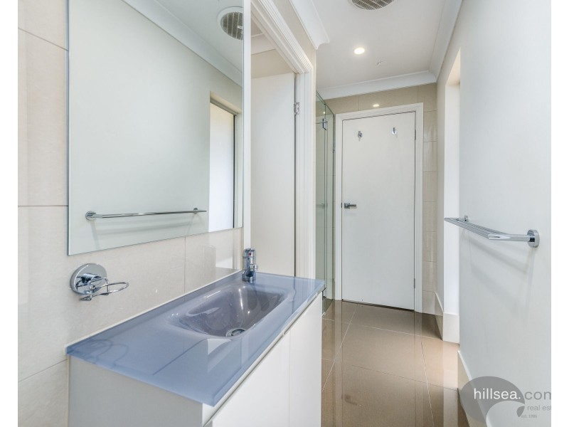 28 Daru Avenue, Runaway Bay QLD 4216