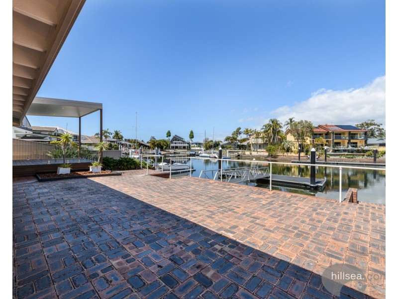 28 Daru Avenue, Runaway Bay QLD 4216