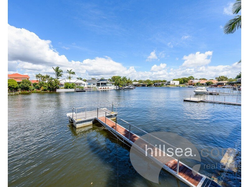 172 Morala Avenue, Runaway Bay QLD 4216