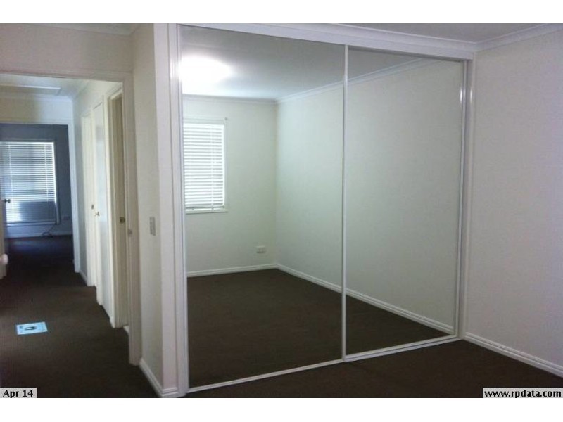 10/17 McMillan Street, Labrador QLD 4215