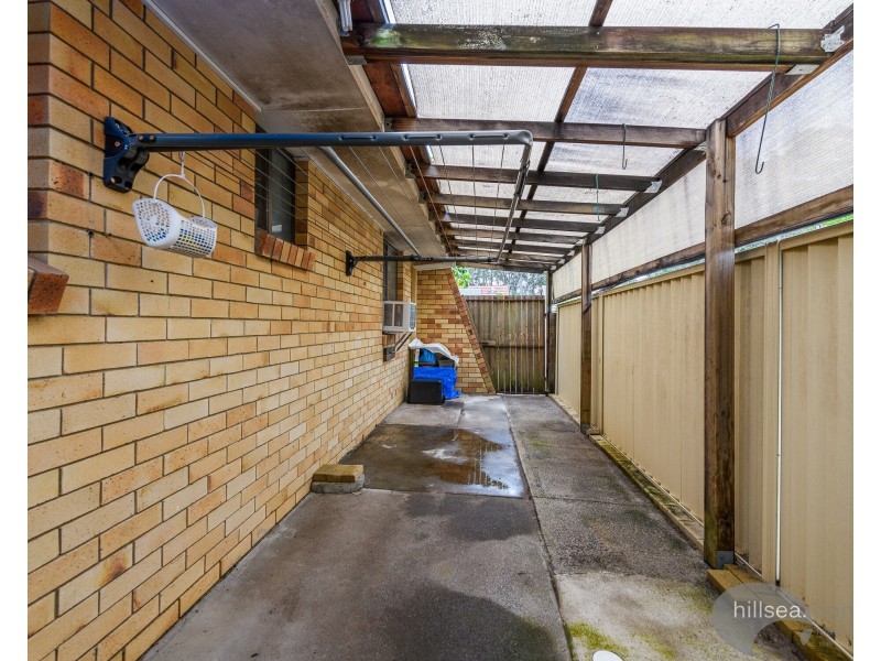 1/8 Eurimbula Court, Paradise Point QLD 4216