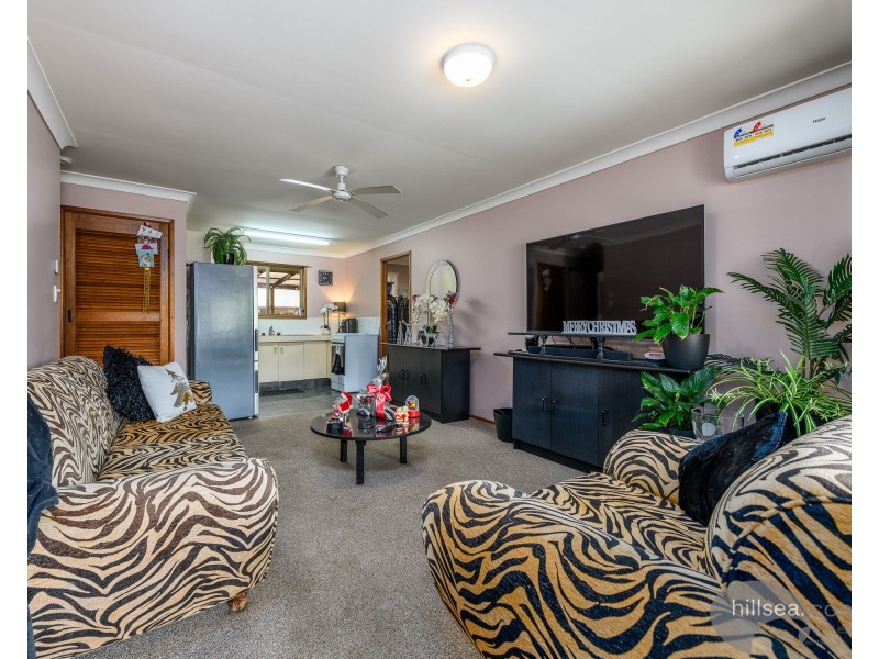 1/8 Eurimbula Court, Paradise Point QLD 4216