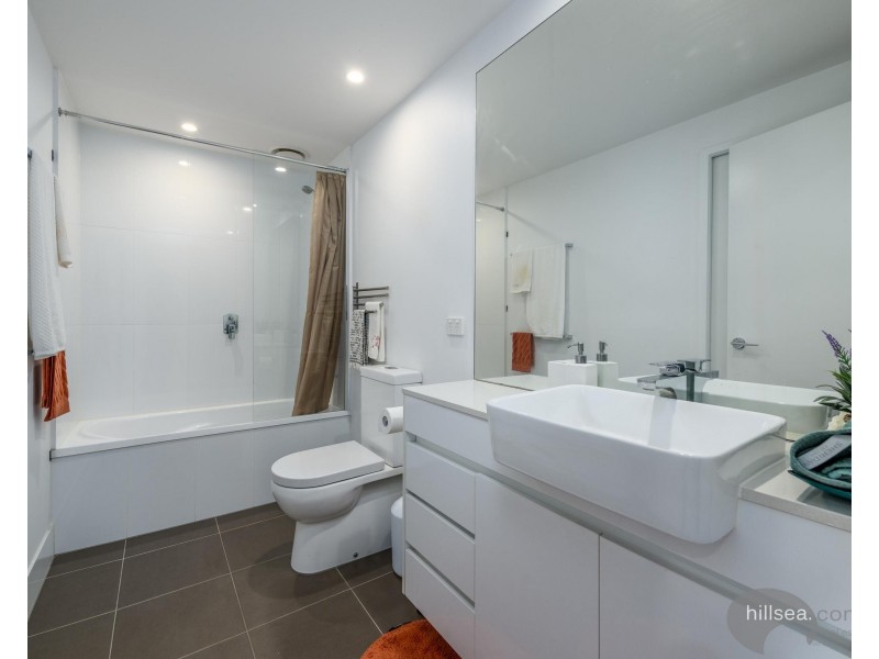 404/15 Compass Drive, Biggera Waters QLD 4216