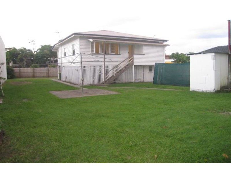 20 Brisbane Road, Labrador QLD 4215