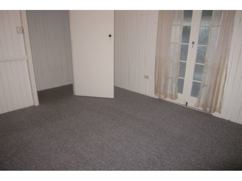 20 Brisbane Road, Labrador QLD 4215