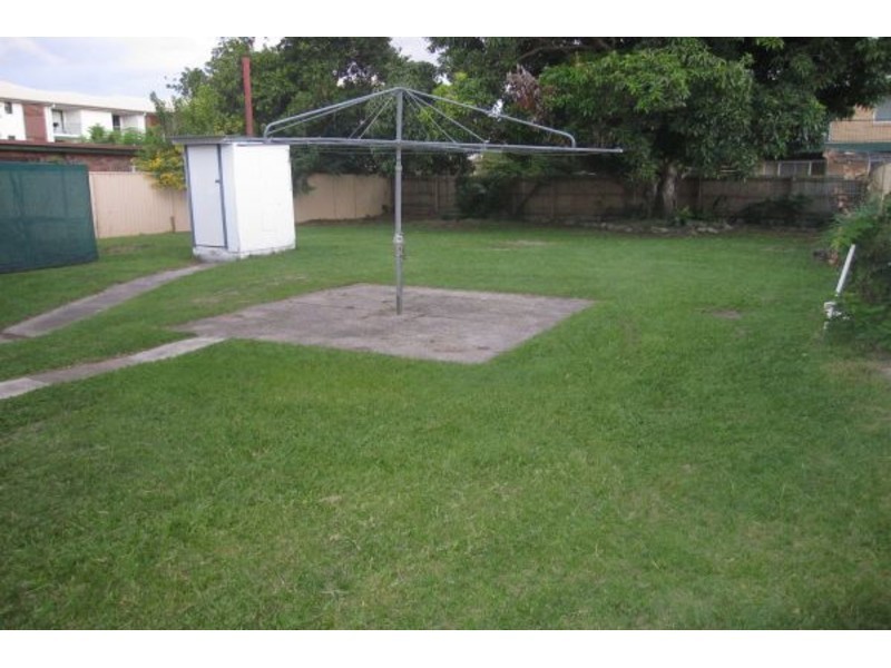 20 Brisbane Road, Labrador QLD 4215