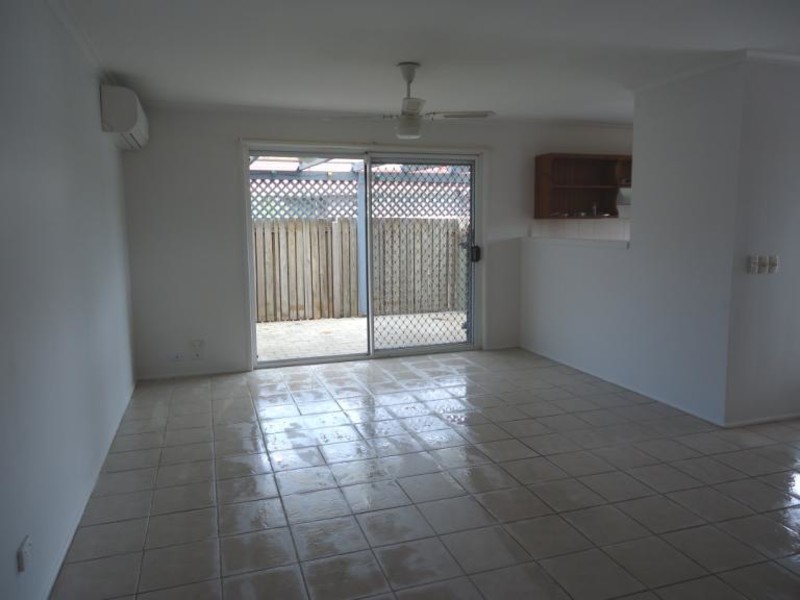 2/137 Central Street, Labrador QLD 4215