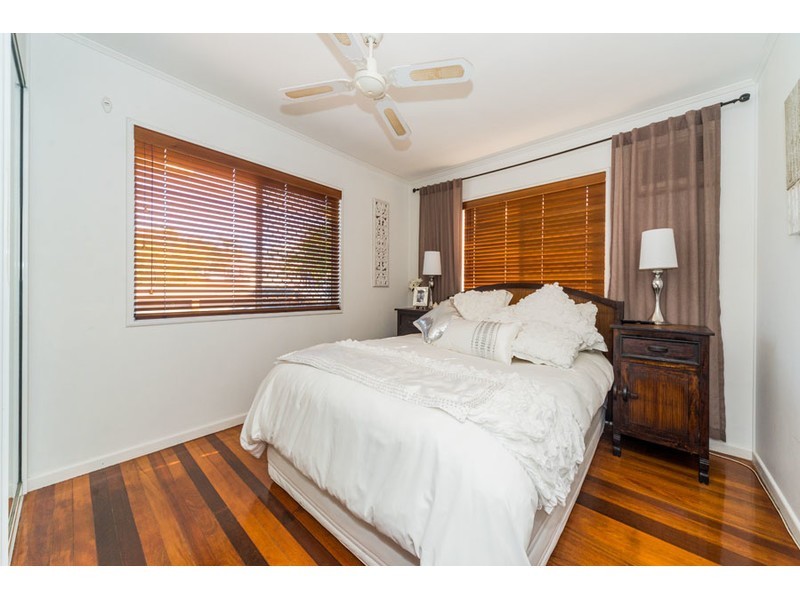 15 Mungera Street, Biggera Waters QLD 4216