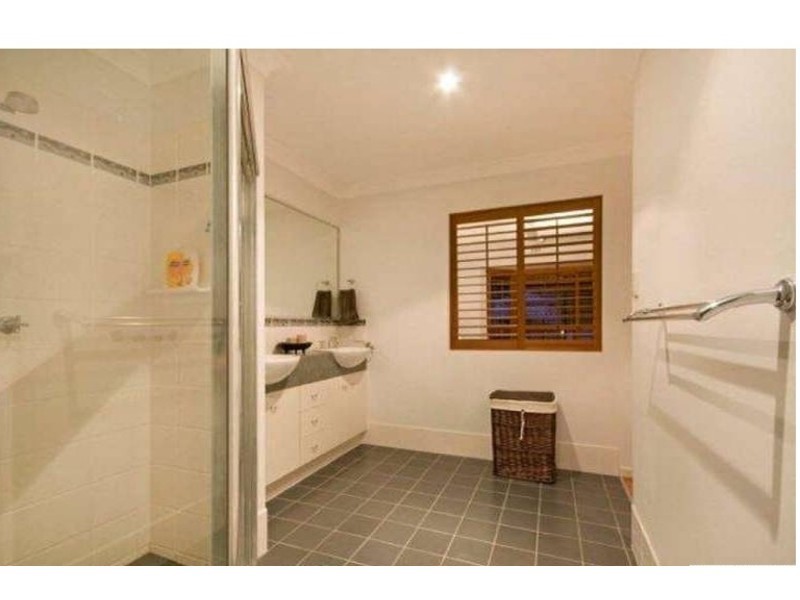1 Shoe Street, Hope Island QLD 4212