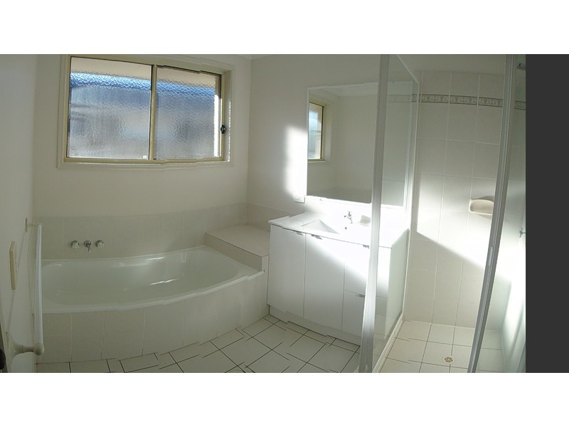 185 Greenacre Drive, Parkwood QLD 4214