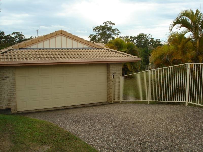 1 Oak Hill Crescent, Parkwood QLD 4214